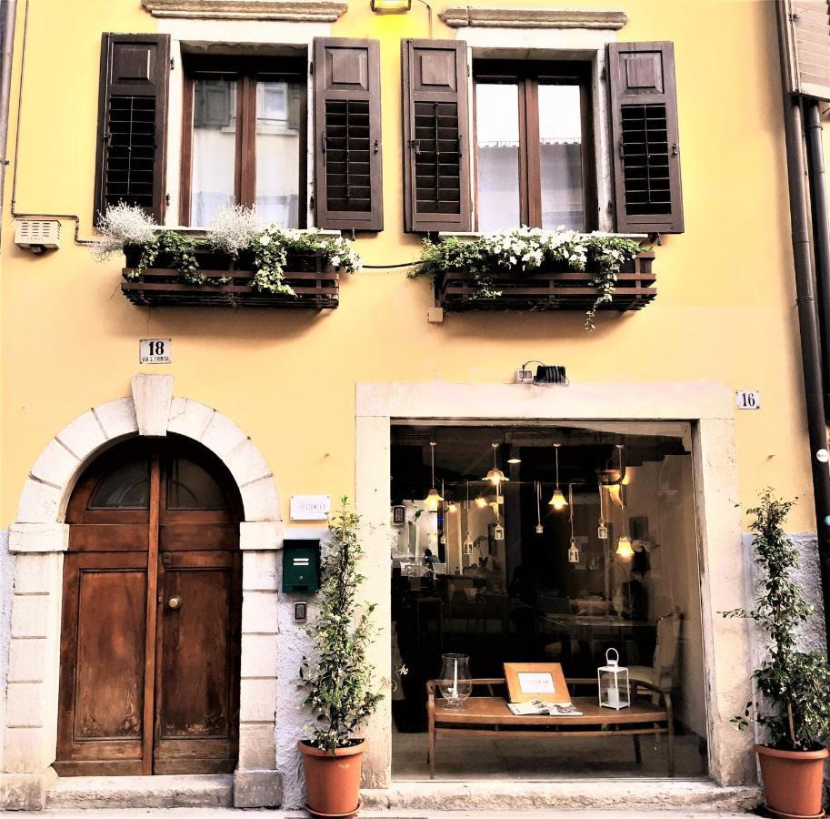 S. Trinita 18, Suites & Rooms Trient Exterior foto